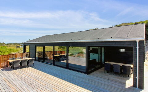 Kristiina - 500M from the Sea: Casa, Casa, Techo, Cabaña, Inmuebles, Paisajismo, Edificios Del Jardín, Vía Muerta, Casa De Campo