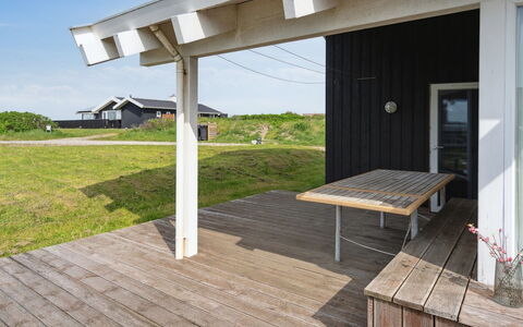 Jürgen - 293M from the Sea: Mueble, Diseño De Interiores, Piso, Madera, Suelo, Techo, Suelos De Madera, Silla, Mesa, Encendiendo
