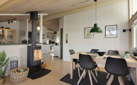 Fridhild - 875M from the Sea: Mueble, Diseño De Interiores, Piso, Madera, Suelo, Techo, Suelos De Madera, Silla, Mesa, Encendiendo