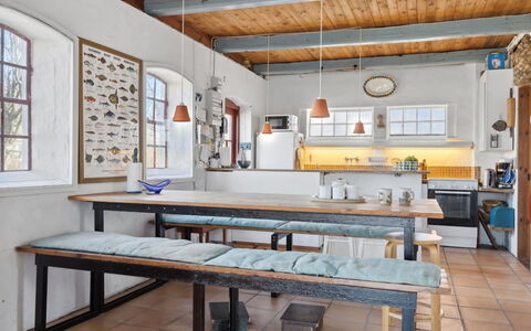 Natalija - 100M from the Sea: Mueble, Piso, Diseño De Interiores, Suelo, Madera, Techo, Mesa, Cocina, Suelos De Madera, Encendiendo