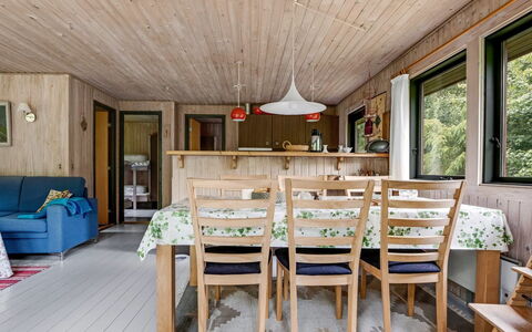 Matild - 800M from the Sea: Madera, Casa, Porche, Cubierta, Madera Dura, Techo, Manchas De Madera, Suelos De Madera, Eco Hotel