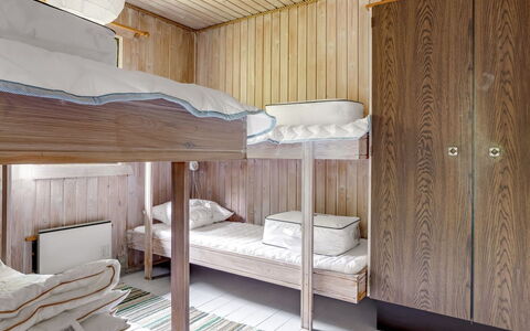 Matild - 800M from the Sea: Madera, Casa, Porche, Cubierta, Madera Dura, Techo, Manchas De Madera, Suelos De Madera, Eco Hotel