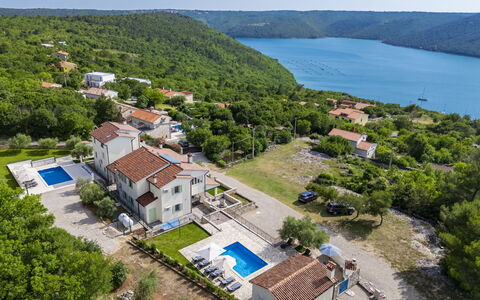 Villa Dina: Vista Panorámica, Piscina, Recurso, Inmuebles, Fotografía Aérea, Eco Hotel, Ciudad De Vacaciones, Villa, Hotel