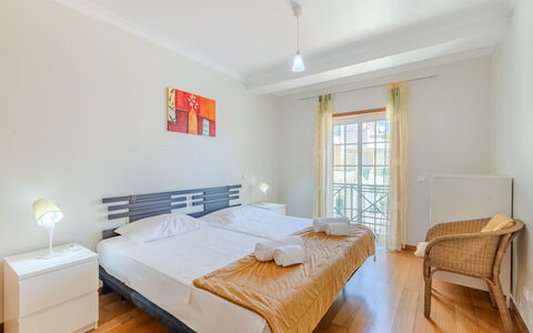 Sunny Beach Casa-M: Mueble, Suelo, Diseño De Interiores, Piso, Recurso, Departamento, Silla, Piscina, Eco Hotel, Mueble Para Exteriores