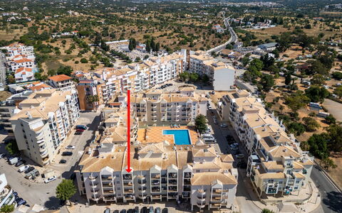 Sunny Beach Casa-M: Edificio, Barrio Residencial, Ciudad, Departamento, By, Barrio, Fachada, Arquitectura, Condominio, Diseño Urbano