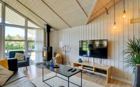 Eicke - 12Km from the Sea: Madera, Techo, Arquitectura, Casa, Casa, Cabaña, Vía Muerta, Madera Dura, Pendiente, Inmuebles