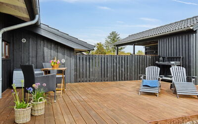Evald - 400M from the Sea