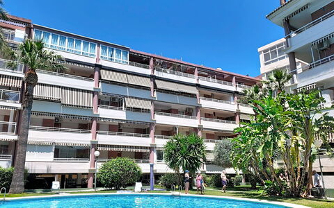 Dénia 189: Departamento, Barrio Residencial, Condominio, Diseño Urbano, Balcón, Uso Mixto, Sombra, Hotel