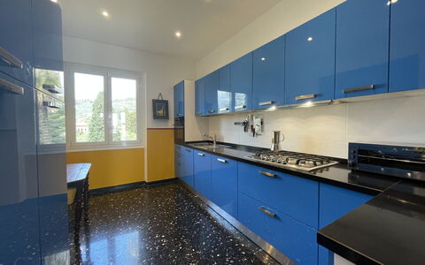 Le Palme: Gabinetes, Grifo, Mueble, Mostrador, Propiedad, Ventana, Lavabo, Cocina, Arreglo De Tubería, Diseño De Interiores