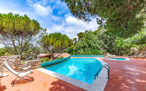 Argentarola House, Porto Santo Stefano, Seaview An: Agua, Propiedad, Cielo, Piscina, Planta, Nube, Azur, Mueble Para Exteriores, Sombra, Árbol