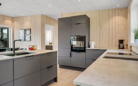 Florida - from the Sea: Cocina, Piso, Mostrador, Mueble, Gabinetes, Madera, Aparato De Cocina, Diseño De Interiores, Suelo, Electrodoméstico