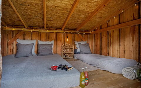 Neea - 280M from the Sea: Madera, Casa, Porche, Cubierta, Madera Dura, Techo, Manchas De Madera, Suelos De Madera, Eco Hotel
