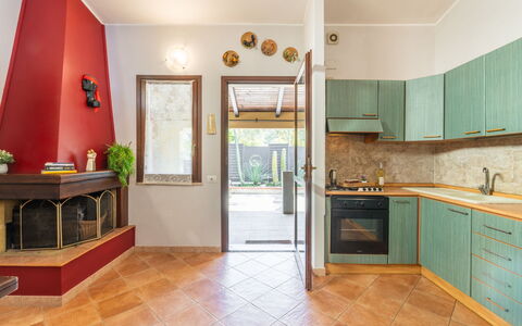 Villasimius 683: Mostrador, Gabinetes, Propiedad, Mueble, Edificio, Madera, Diseño De Interiores, Encendiendo, Cocina, Mesa
