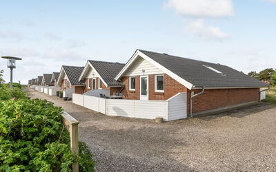 Rohan - 2.2Km from the Sea