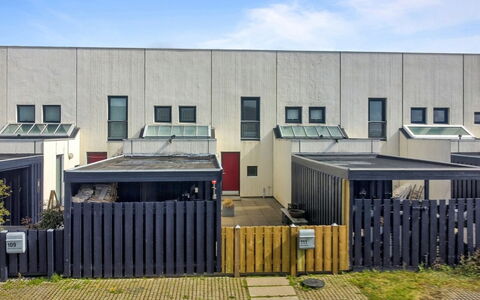 Virpi - 1Km from the Sea: Madera, Piso, Diseño De Interiores, Suelo, Mueble, Suelos De Madera, Habitación, Techo, Manchas De Madera, Madera Dura