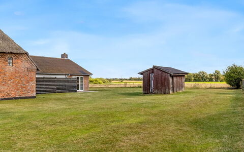 Haralde: Cielo, Hierba, Pradera, Llanura, Techo, Área Rural, Arquitectura, Casa, El Terreno Del Lote, Cabaña