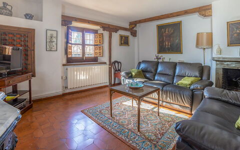Carmen del Agua: Marco, Mueble, Sofá, Mesa, Diseño De Interiores, Madera, Suelo, Piso, Sala, Madera Dura