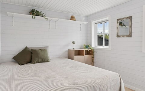 Byrial - 600M from the Sea: Madera, Techo, Piso, Suelo, Diseño De Interiores, Tablón, Suelos De Madera, Madera Dura, Lámpara, Manchas De Madera