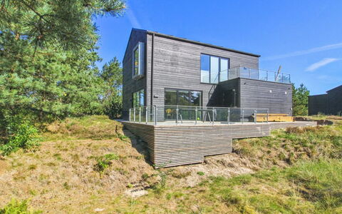 Razmo - 2.5Km from the Sea: Techo, Piso, Diseño De Interiores, Suelo, Material Compuesto, Mueble, Recurso, Hotel, Diseño, La Luz Del Día
