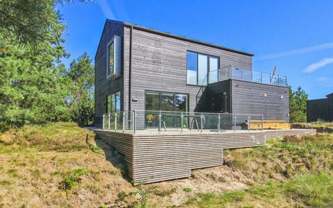 Razmo - 2.5Km from the Sea: Techo, Piso, Diseño De Interiores, Suelo, Material Compuesto, Mueble, Recurso, Hotel, Diseño, La Luz Del Día