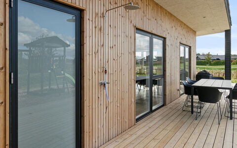 Harrieth - 300M from the Sea: Techo, Casa, Puerta, Cabaña, Sombra, Vía Muerta, Yarda, Inmuebles, Patio Interior