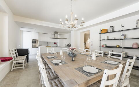 Villa Aso: Mesa, Mueble, Propiedad, Silla, Madera, Marco, Encendiendo, Cocina, Diseño De Interiores, Sofá