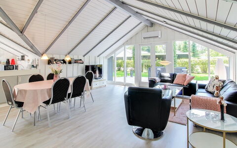 Arnsten: Techo, Diseño De Interiores, Casa, Lámpara, Cocina Y Comedor Mesa, Silla, Sala, Desván, Ático