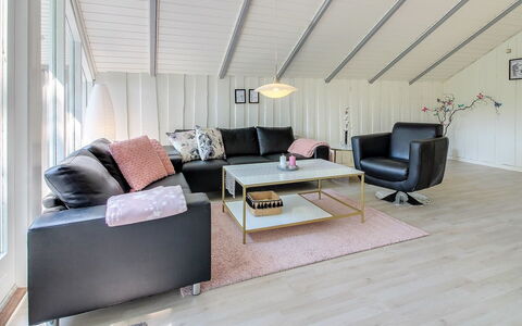 Arnsten: Sofá, Diseño De Interiores, Madera, Piso, Mueble, Sala, Suelo, Techo, Casa, Suelos De Madera