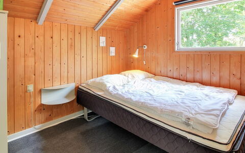 Arnsten: Madera, Habitación, Diseño De Interiores, Techo, Suelo, Cama, Marco De La Cama, Manchas De Madera, Habitación, Madera Dura