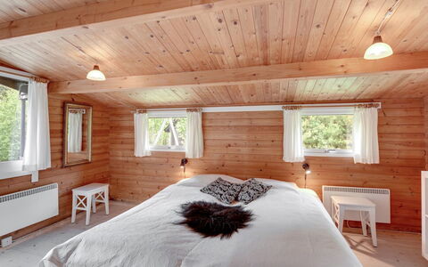 Florense - 2.5Km from the Sea: Madera, Mueble, Habitación, Techo, Cama, Diseño De Interiores, Casa, Casa, Encendiendo, Habitación