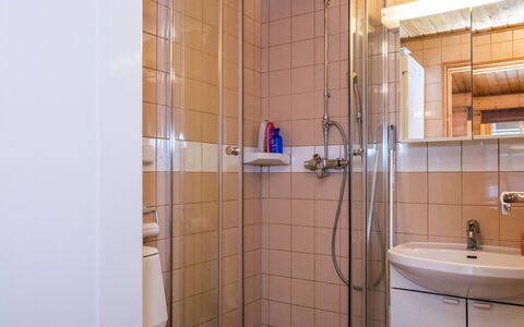 Metsänpirtti 4: Diseño De Interiores, Baño, Arreglo De Tubería, Lavabo Del Baño, Piso, Suelo, Habitación, Lavabo, Plomería, Grifo