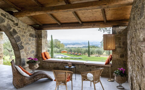 Villa Della Regina: Planta, Edificio, Propiedad, Ventana, Mesa, Madera, Maceta, Sombra, Diseño De Interiores, Planta De Casa
