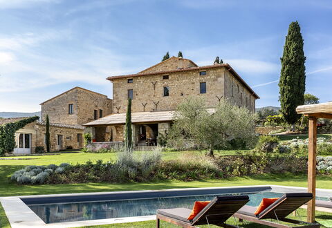 Villa Della Regina: Cielo, Planta, Nube, Propiedad, Edificio, Ventana, Agua, El Terreno Del Lote, Árbol, Casa