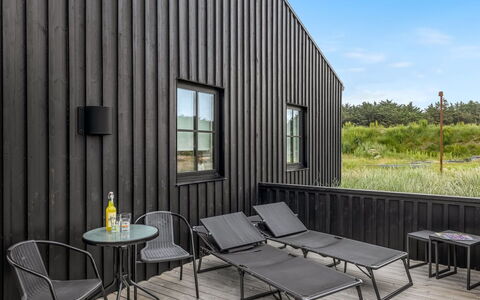 Malomir - 500M from the Sea: Techo, Piso, Diseño De Interiores, Suelo, Material Compuesto, Mueble, Recurso, Hotel, Diseño, La Luz Del Día