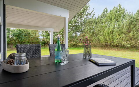 Sigbritt - 2.6Km from the Sea: Piscina, Mueble Para Exteriores, Mueble, Recurso, Losa, Eco Hotel, Sombra, Silla, Ocio, Inmuebles