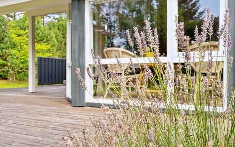 Sigbritt - 2.6Km from the Sea: Piscina, Mueble Para Exteriores, Mueble, Recurso, Losa, Eco Hotel, Sombra, Silla, Ocio, Inmuebles