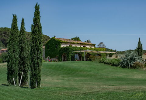 Villa Bagnoli: Cielo, Planta, Paisaje Natural, El Terreno Del Lote, Hierba, Alerce, Árbol, Hojas Perennes, Paisaje, Familia De Las Gramíneas