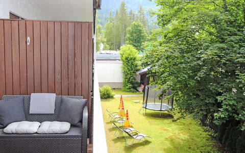Seefeld in Tirol 101: Planta, Verde, Mueble Para Exteriores, Sombra, Árbol, Hierba, Madera, Ocio, Piso, Comodidad