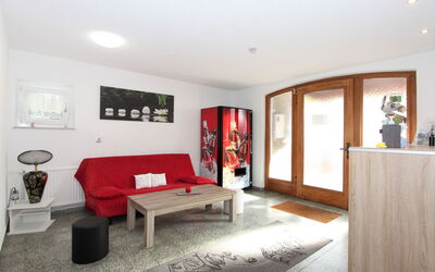 Seefeld in Tirol 101: Mueble, Marco, Mesa, Comodidad, Edificio, Planta, Diseño De Interiores, Madera, Planta De Casa, Suelo