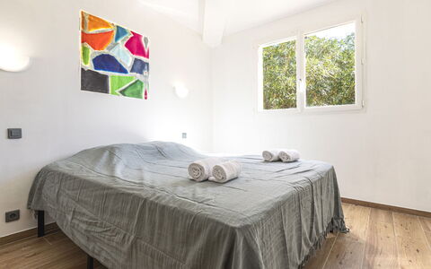 Villa Romana: Mueble, Diseño De Interiores, Suelo, Piso, Cama, Habitación, Madera, Suelos De Madera, Techo, Habitación