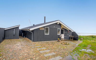 Holmwith - 50M from the Sea