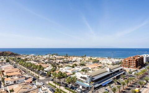 Penthouse Palm Mar: Agua, Edificio, Propiedad, Cielo, Planta, Árbol, Ventana, Ocio, Diseño Urbano, Piscina
