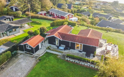 Annesette - 300M from the Sea
