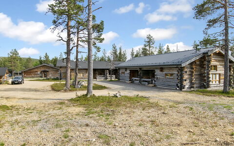 Saariselän Waskooli a: Madera, Cabaña, Cuarto De Troncos, Bosque, Cobertizo, Edificios Del Jardín, Alerce, Bosque, Manchas De Madera