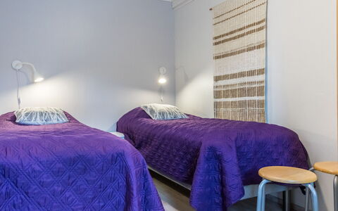 Saarihely B 9: Diseño De Interiores, Suelo, Madera, Techo, Piso, Habitación, Sábana, Encendiendo, Cama, Habitación