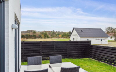 Helemine - 400M from the Sea