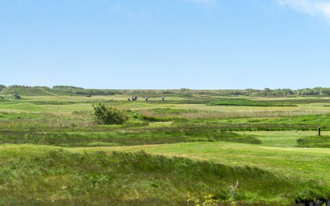 Ilka - 2.3Km from the Sea: Techo, Casa, Casa, Cabaña, Puerta, Vía Muerta, Cubierta, Porche, Tablón, Madera Dura