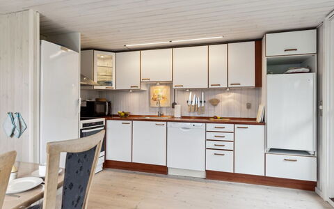 Kjera - 450M from the Sea: Mueble, Diseño De Interiores, Piso, Madera, Suelo, Techo, Suelos De Madera, Silla, Mesa, Encendiendo