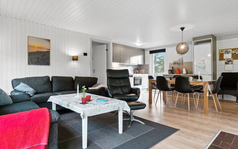 Pia - 250M to the Fjord: Mueble, Diseño De Interiores, Madera, Techo, Sofá, Sala, Casa, Piso, Encendiendo, Casa