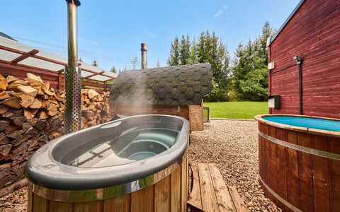 Pod Liščím Kopcem 2+2: Material Compuesto, Manchas De Madera, Madera Dura, Jacuzzi, Diseño, Bañera, Eco Hotel, Piscina, Recurso